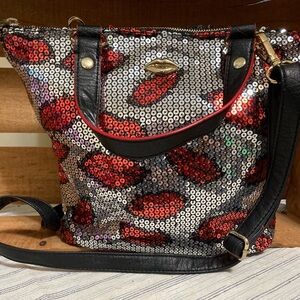 JUICY COUTURE RED LIPSTICK KISS SEQUIN TOP ZIP CROSSBODY SHOULDER BAG